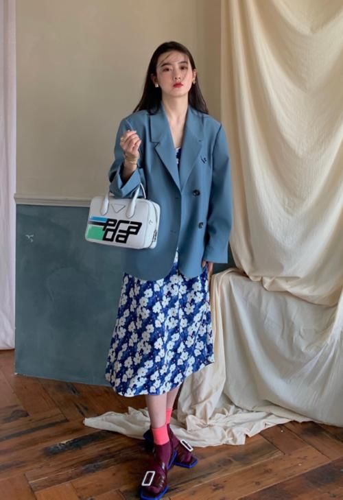 #半身裙#小个子女生的搭配秘籍:“西服外套+短裙”,效果显高又时髦