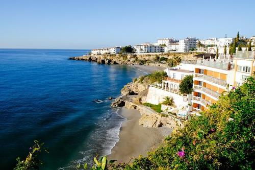 世界上最大的陆间海，比大西洋还古老，最深5121米，却在变小