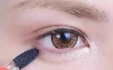  眼妆■十分“想”说丨卧蚕怎么画？两招教你轻轻松松化立体式眼妆画法！
