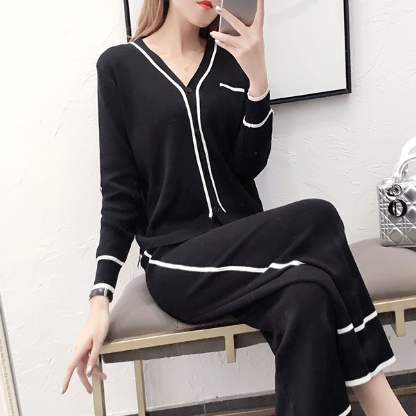 今年的休闲套装又火了!国庆游玩就这样穿，洋气显年轻，超有腔调