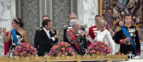 丹麦王储妃和法国第一夫人布丽吉特·马克龙是双胞胎