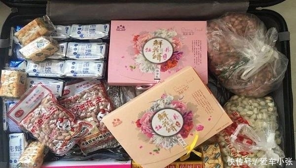 外出旅行时,导游提醒这4样东西最好别带,带了我们未必可以用到