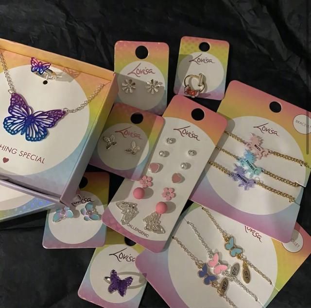  [时髦]没想到袜子也能穿得这么时髦！