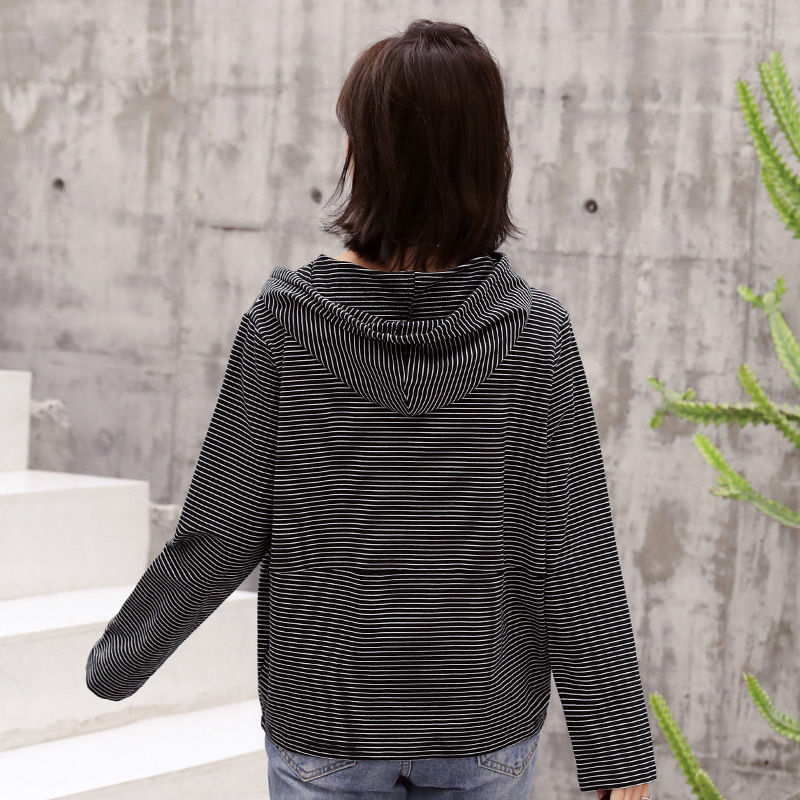 老婆把去年裙子都扔了,换上新款秋衫+小黑裤,洋气显瘦又美嫩