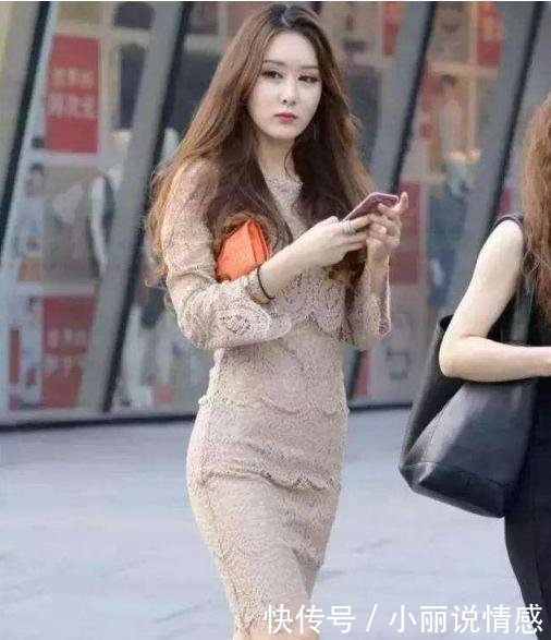 街拍图三穿半透明衣服，这种隐约的性感，果然最有“杀伤力”！