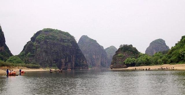  #鹰潭市#原先是一小镇, 火车一通, 成为了一地级市, 可通南半个