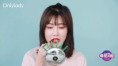 桃花宝典丨补涂口红好麻烦!这几款不脱妆口红你知道吗?