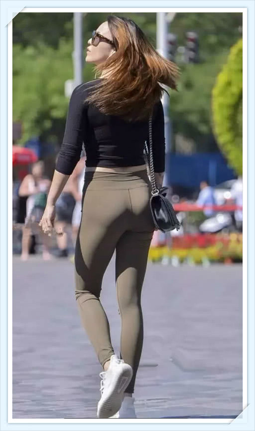 健身型美女小姐姐紧身裤大秀完美 羡煞众人