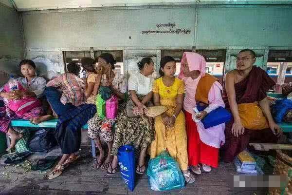 此国效仿越南，取消对中国的免签，如今却乞求中国原谅帮帮我们