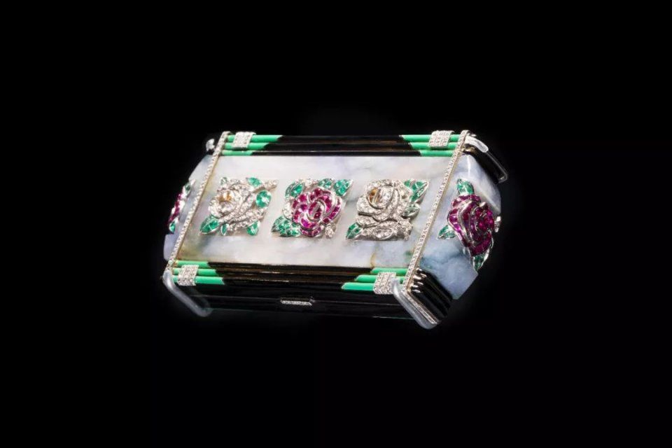 传奇| 八段婚姻和盛世美颜不是重点，她的珠宝才让人大开眼界