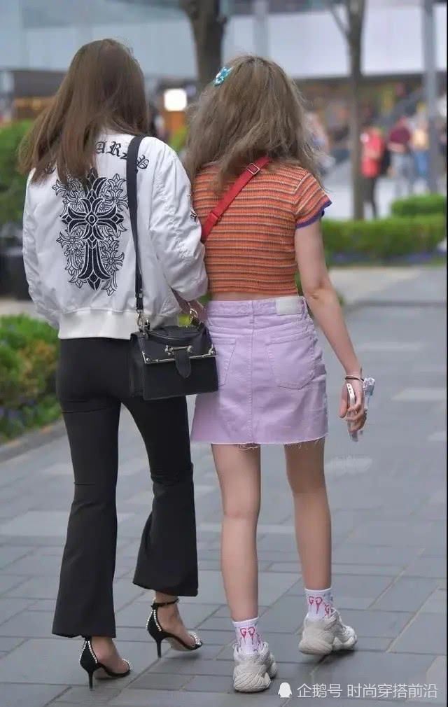 喇叭裤|腿粗的女孩少穿裙,学着穿“喇叭裤”,显瘦又减龄!