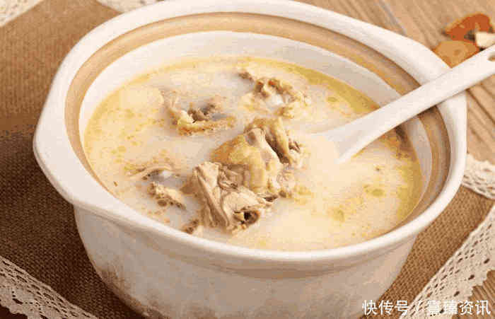 女人30岁后,皮肤逐渐衰老,常吃5物,皮肤紧致,皱纹慢慢消失