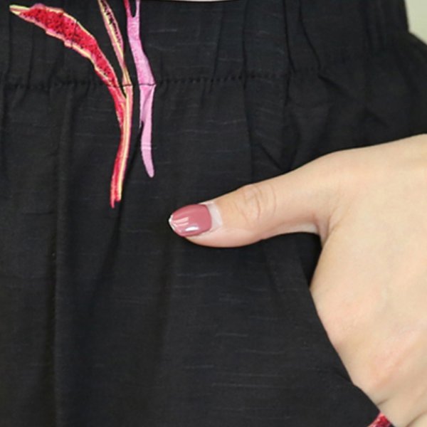 秋天了，裙子再美也别买，瞧瞧如今刚出炉的妈妈裤，真美