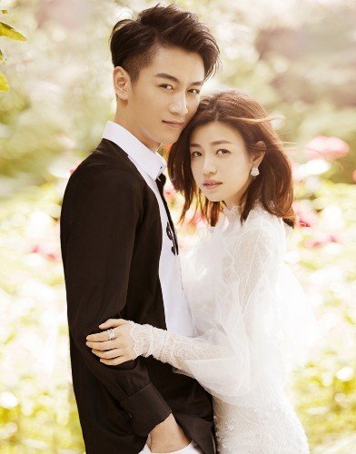 陈妍希陈晓高调现身机场，分手谣言不攻自破？网友：嫁对了爱情