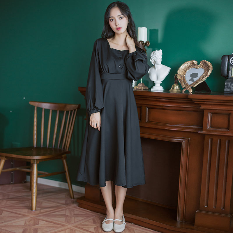 火的一塌糊涂的连衣裙来袭，带上闺蜜一起穿，走在街上回头率爆棚