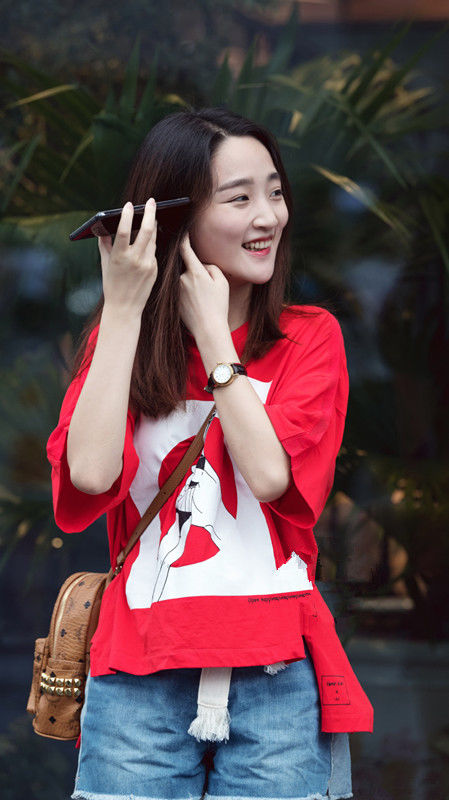 重庆街拍:掌握穿搭技巧，才能展现气度不凡的你