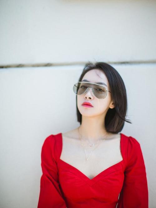 31岁宋茜厉害了！这么暴露的衣服都敢穿，网友：身材好太任性