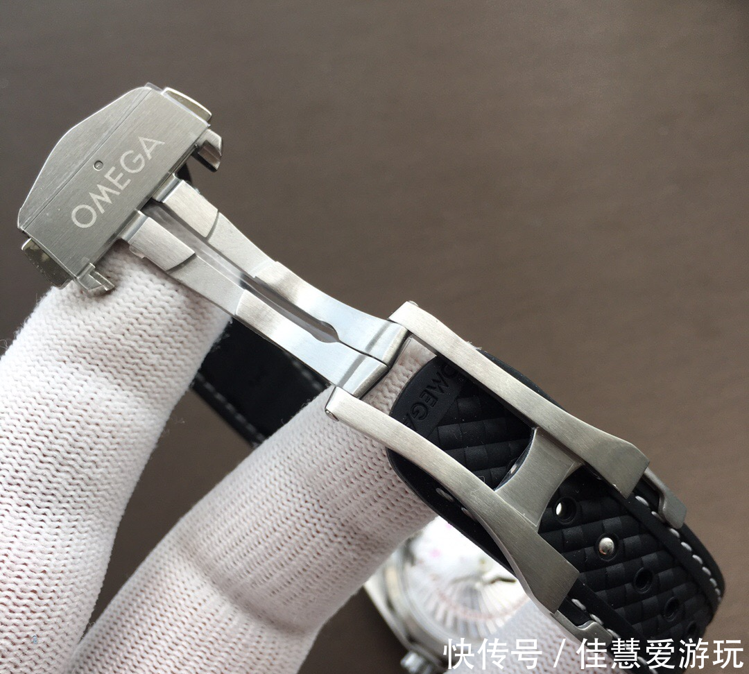 【柚木】鬼斧神工到底有多厉害?欧米茄海马150柚木系列‘墨绿色’新款