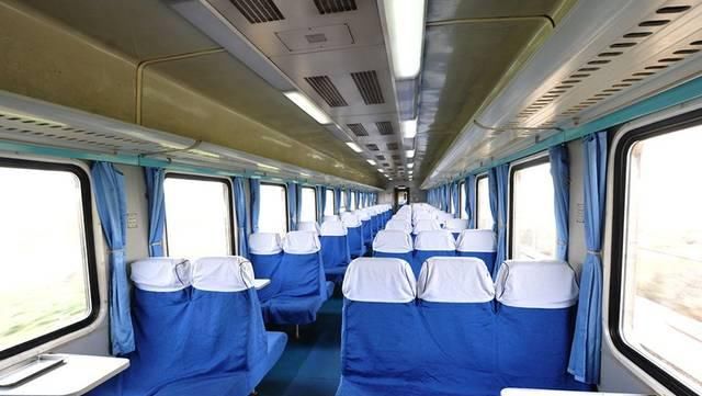  [座位]为什么火车座位是面对面，高铁却朝前？你肯定没想过