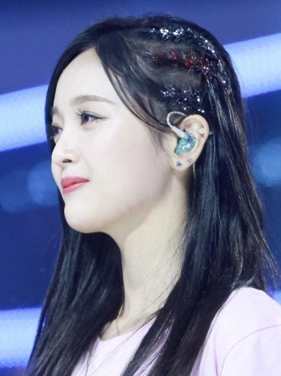 辫子是村姑专属？最全迪丽热巴Baby宣仪郑爽杨幂高级辫子盘点