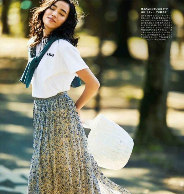  『不失女人』外出聚会如何穿搭?瞧瞧这样穿,休闲风的搭配示范,清爽又时尚