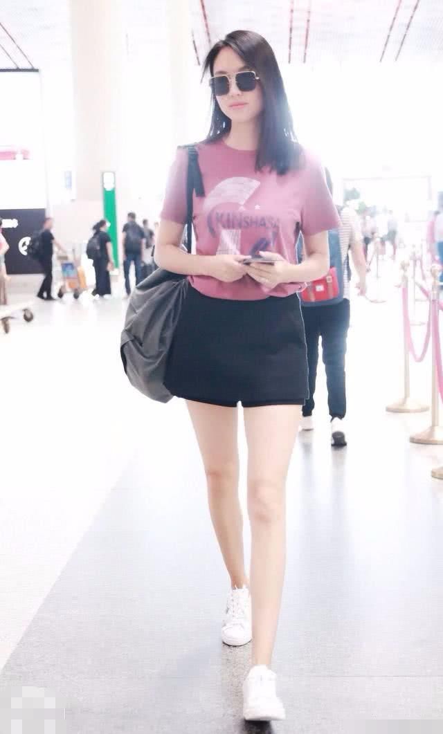 张梓琳厉害了！平底鞋秀无敌长腿无压力，网友：无ps长腿我服！