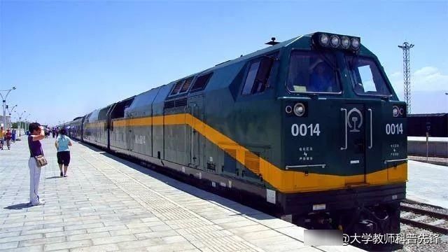  「青藏高原」25T青藏高原型铁路客车