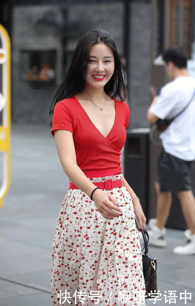 『气质』非常有女人味的春季穿搭,简单随性超实用,轻熟打造出优雅轻熟风