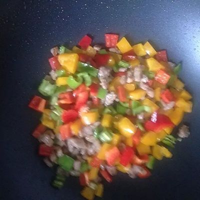  小饼：彩椒牛肉杂粮小饼