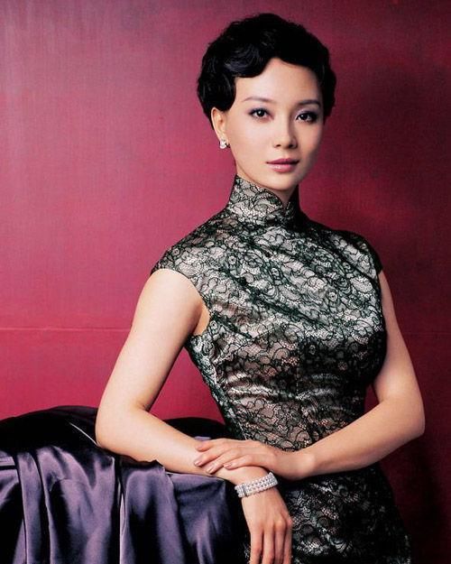 「 美女」谁的旗袍装最风情万种？李嘉欣被比下去了，陈好朱茵张曼玉以外