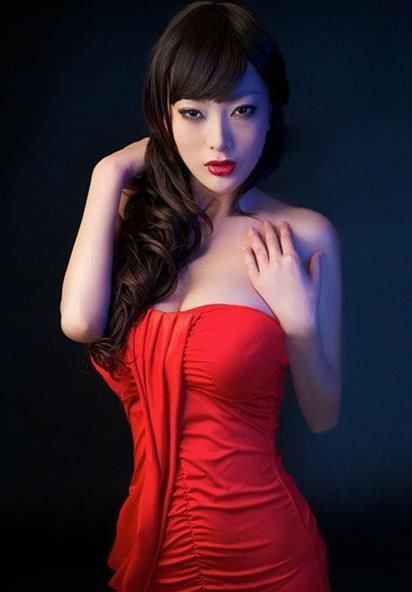 身姿窈窕、气质迷人王李丹妮