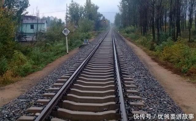  客运专线：中国今年将开通一条高铁动脉，经过9市31县，有效衔接