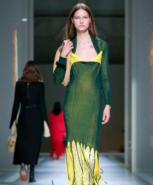 #时髦#哪个时髦精身上没件Bottega Veneta?