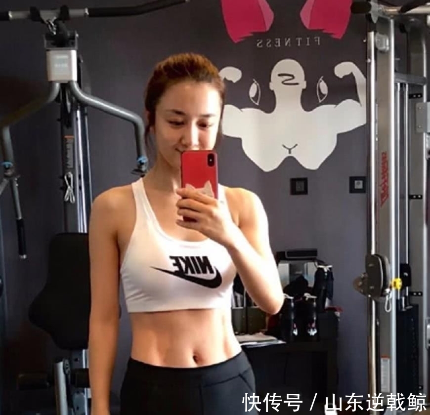 李依晓■长得漂亮,18岁出道,25岁走红,今36岁孑然一身却越来越红