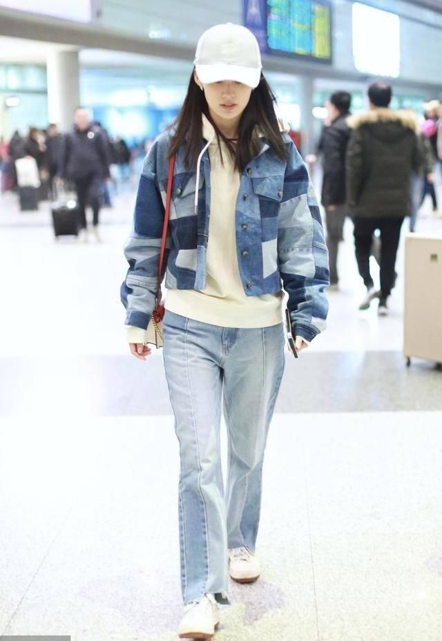  视觉效果：谁说牛仔服已烂大街？今年流行这4款，百搭又时髦，回头率爆表！