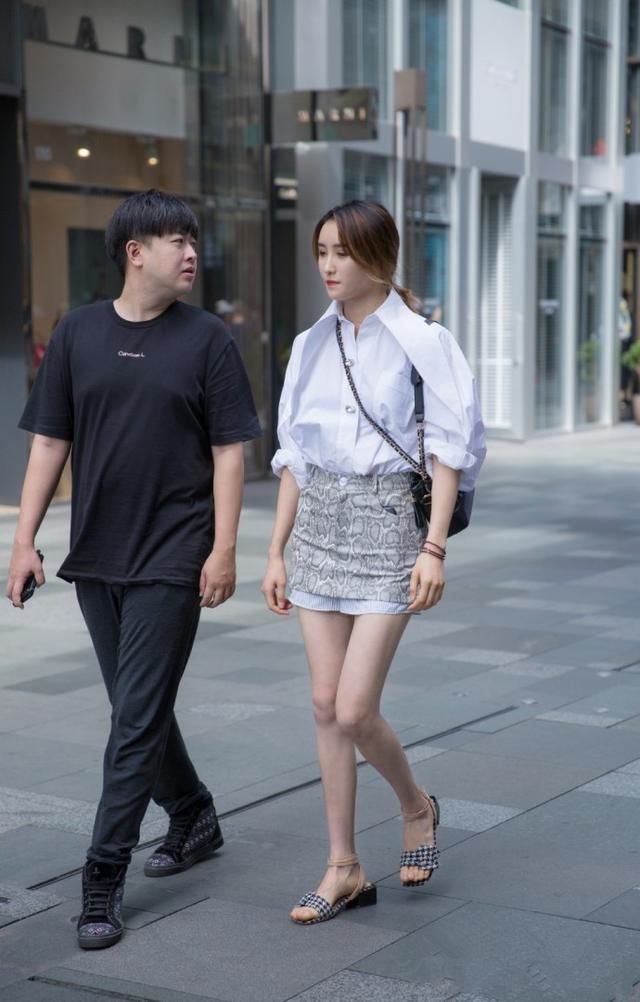 街拍 走到哪美到哪 真实的东莞街拍 你更喜欢哪一款?