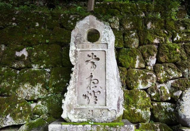 武当山长明灯600年不灭,谜底连专家都无解,却被游客一语道破