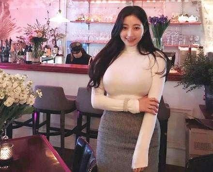 120斤胖女神，体态丰腴双腿高挑，网友：腰细就是好看！