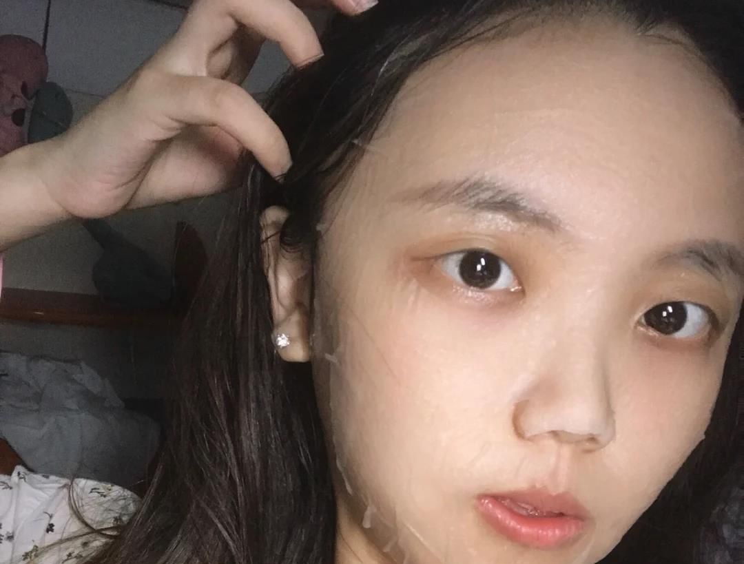 「脸上」经常化浓妆的女生,看看脸上有没有这四个问题,有一个就很严重了