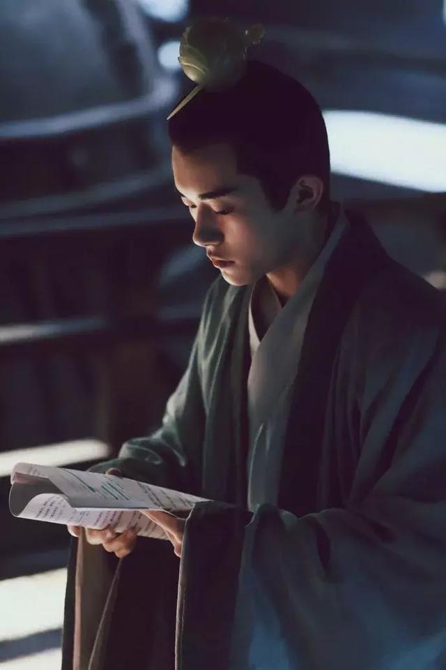 白敬亭：一个被演员事业耽误的鞋头