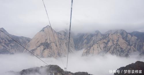 陕西著名景区又出事情，一男子拍完照片之后，完成“华山第二跳”
