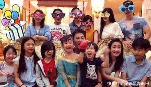 『哥哥』吴尊请林丽吟家人吃饭,却被哥哥的颜值吸引:这长相不出道可惜了