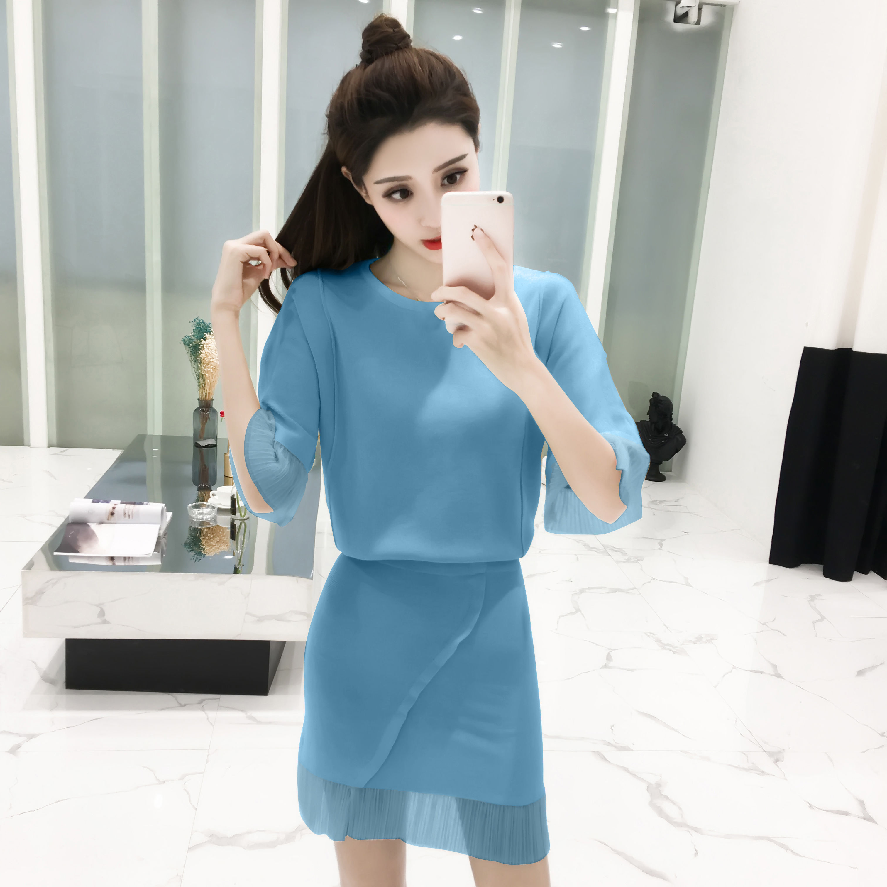 如果重返20岁，我也要穿这洋气套装，配凉鞋美翻天，气质两米八