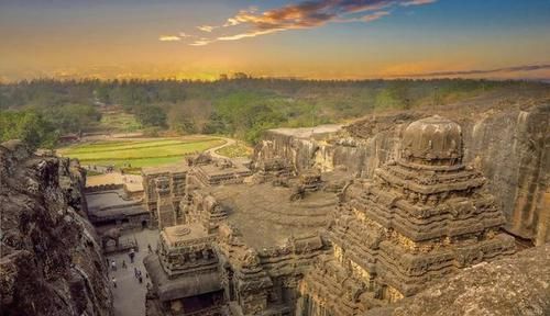 建筑奇迹，印度有一座用一块石头建造出来的寺庙