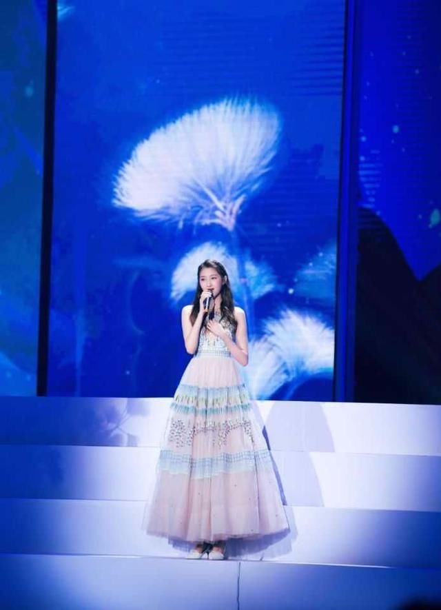 关晓彤新剧表演过于浮夸被吐槽，网友：衣品高了，演技却降了！