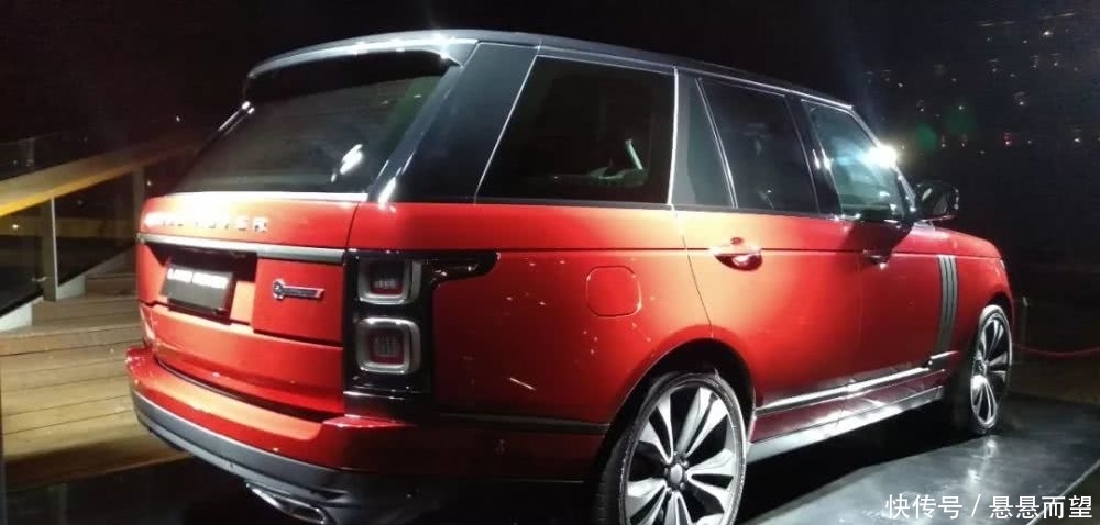 平行车路虎揽胜运动款