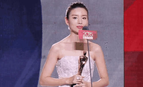 快四十岁的董洁，不长皱纹，依旧还是当年的那个女神