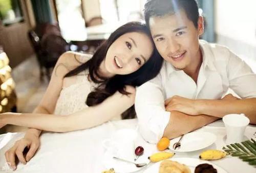 她竟是形婚？两人共享金主爸爸？抢唐嫣男友，开撕谢娜闺蜜，为出