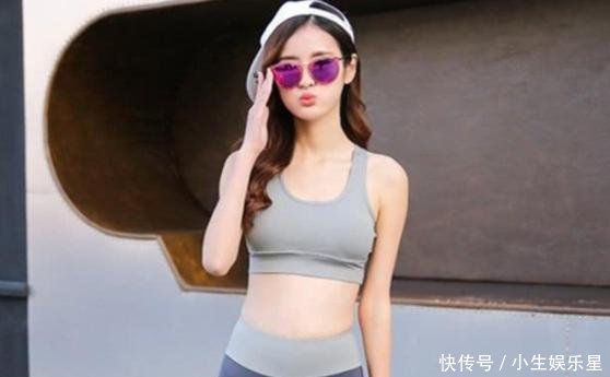 打底裤简约又时尚，轻松穿出女性性感的身材，凸显柔美的一面