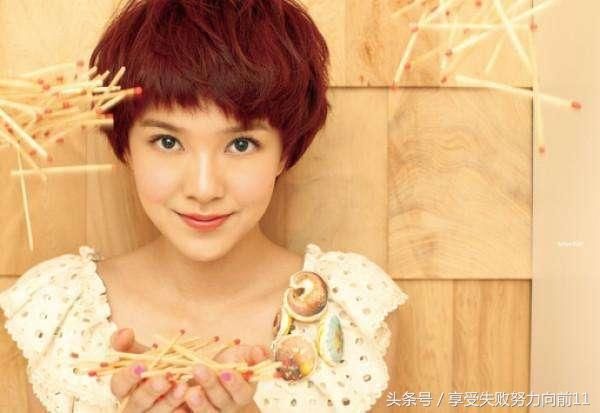 超美丽的短发造型女星!